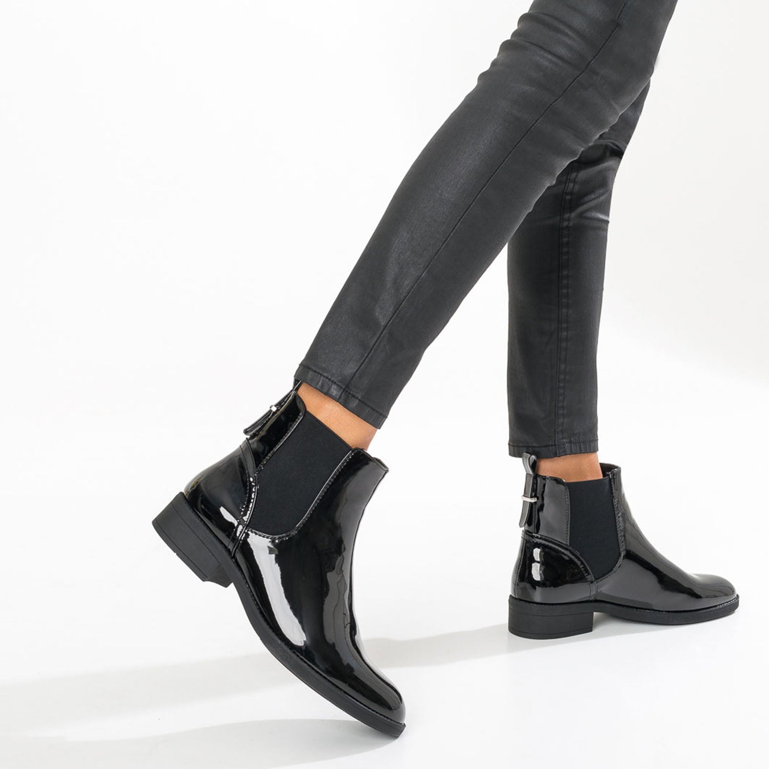 Chelsea boots noir verni Boots bottines Femme ERAM