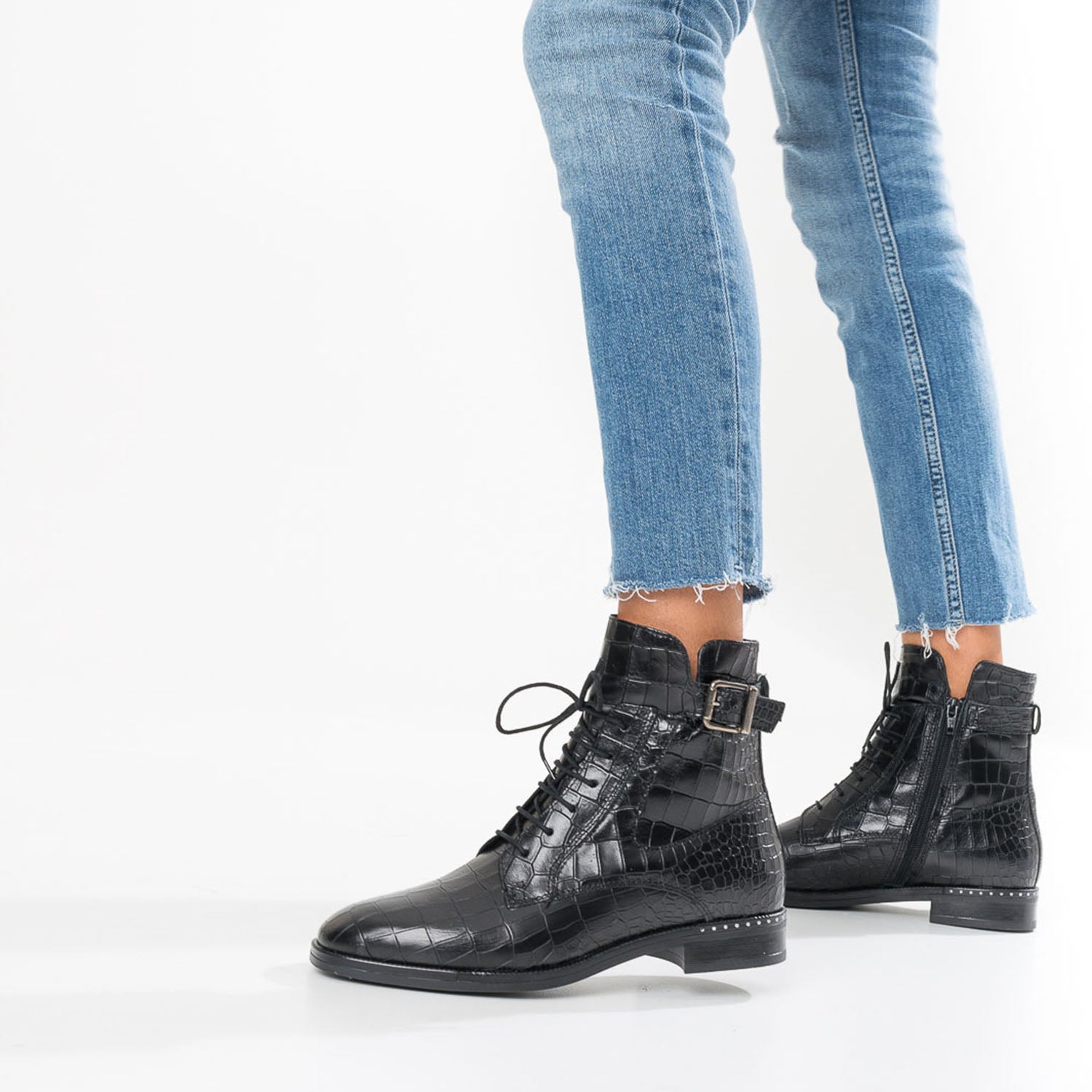 Bottines noires effet croco discount