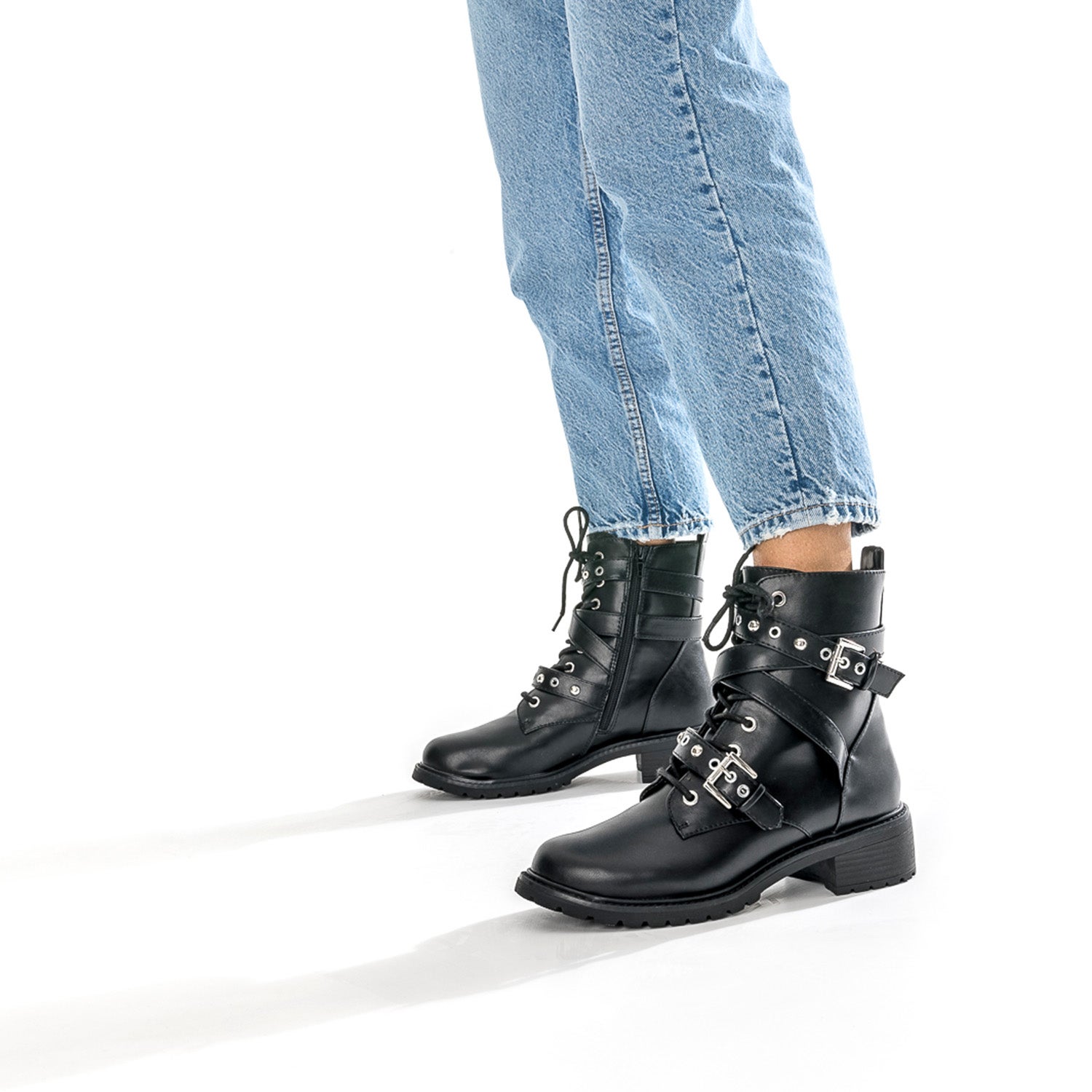 Bottine TEXTO noire a multi brides cloutees Boots bottines Femme ERAM