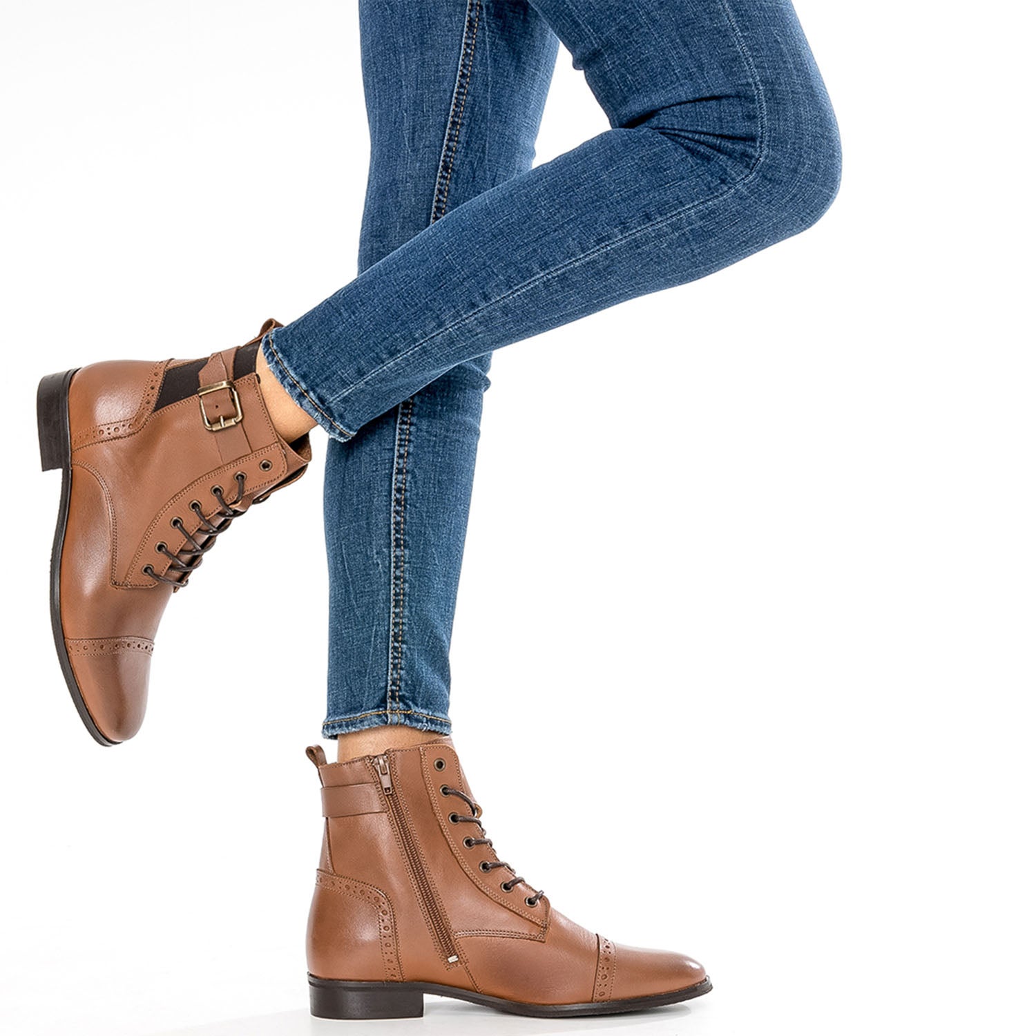 Bottine camel en cuir perfore Boots bottines Femme ERAM
