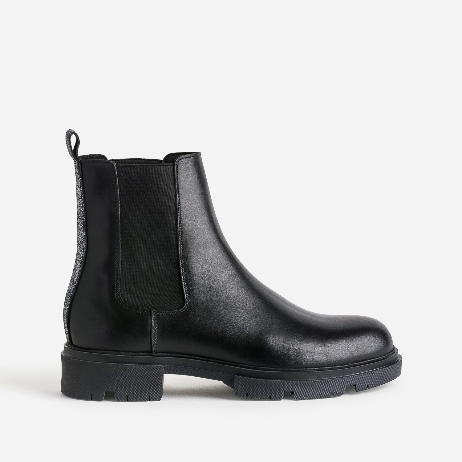 Bottines brides cloutées sales