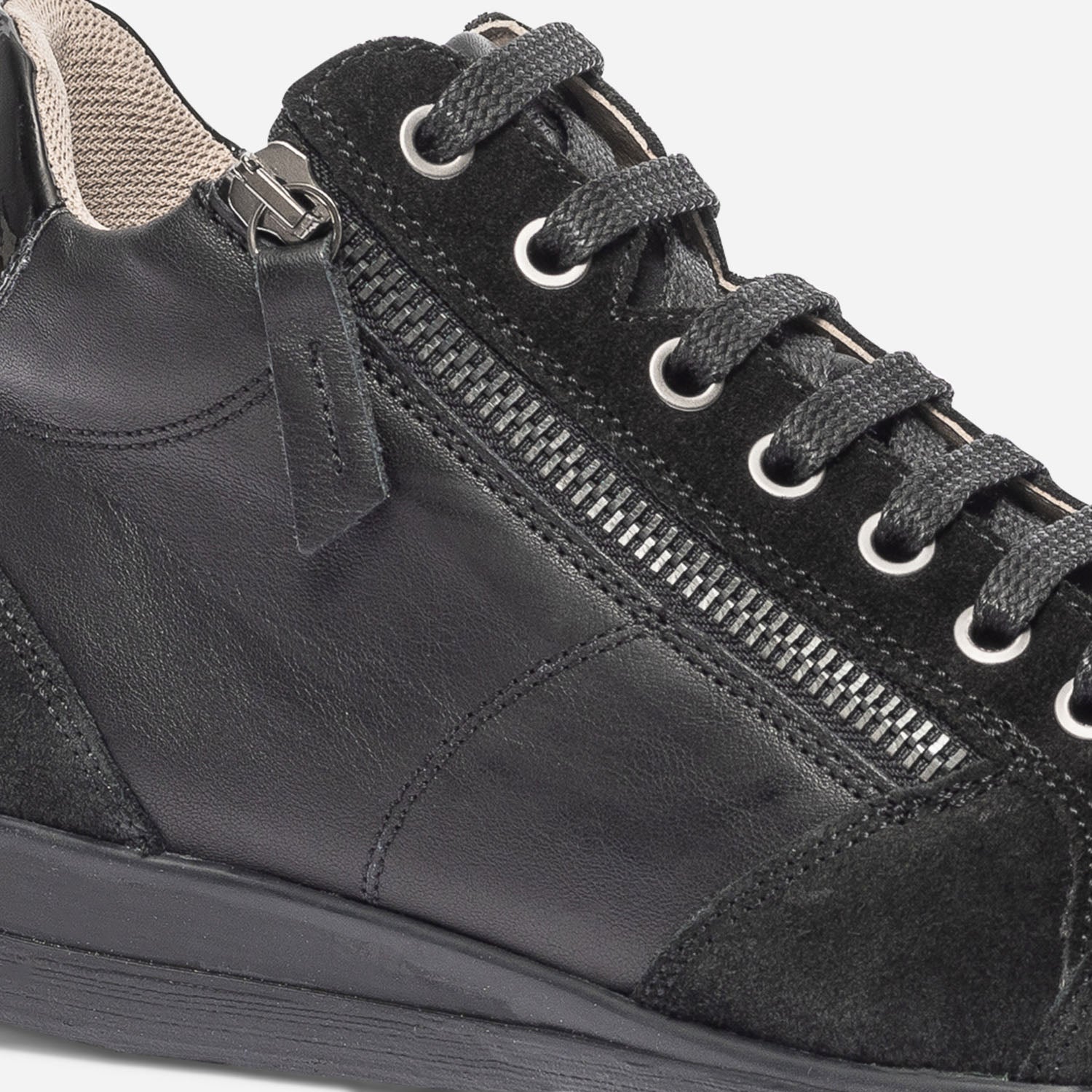 Basket GEOX noire avec contrefort verni Baskets Tennis Femme ERAM