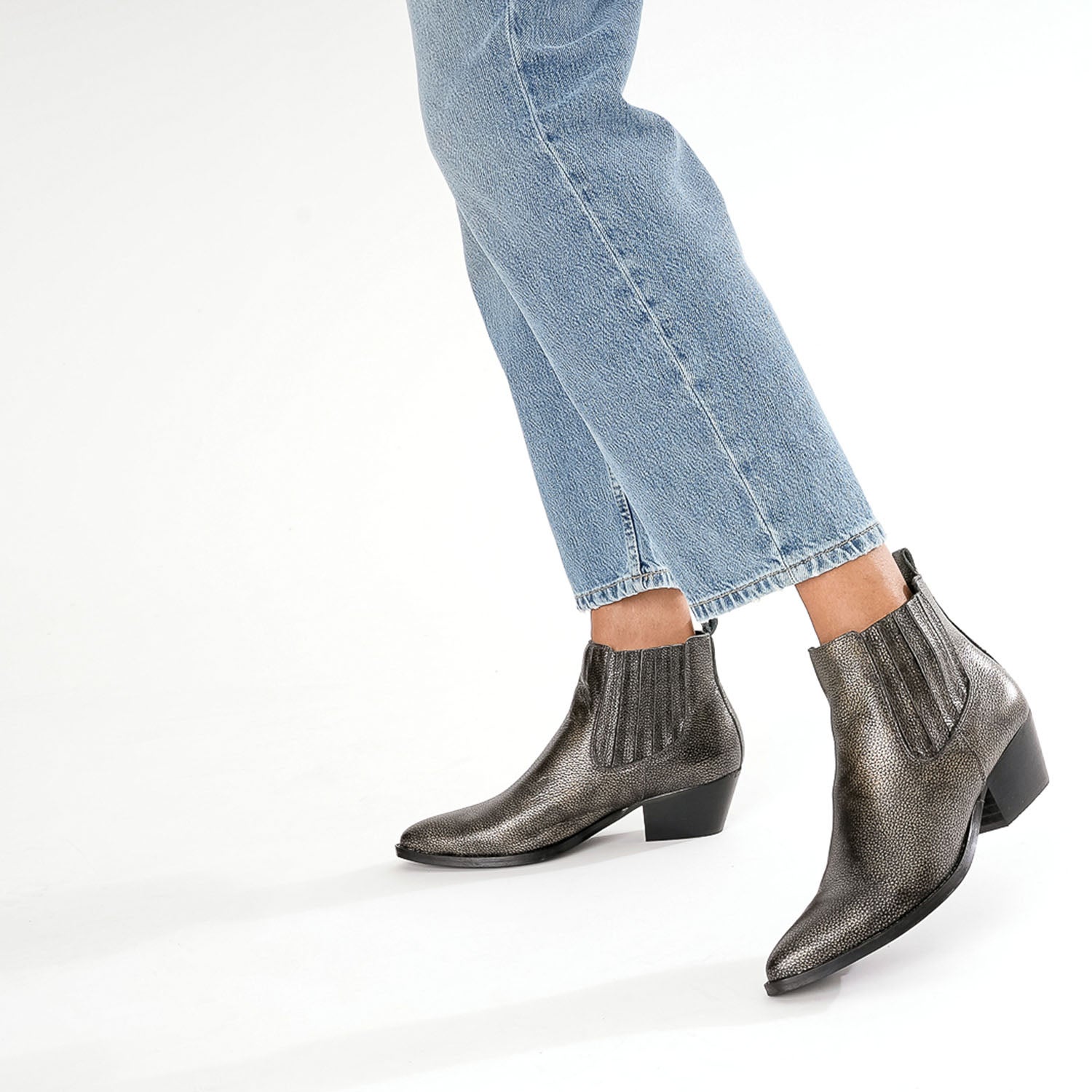 Chelsea boots TEXTO mordore en cuir velours esprit western Boots bottines Femme ERAM