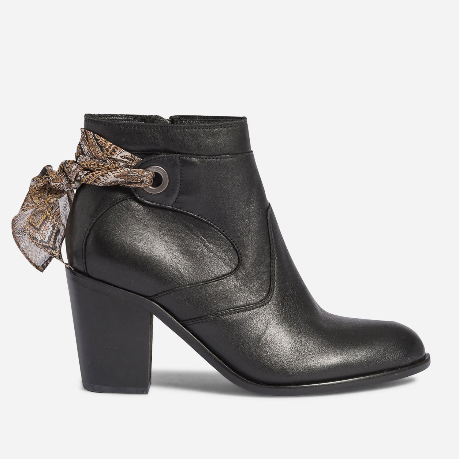 Boots foulard 2025 texto