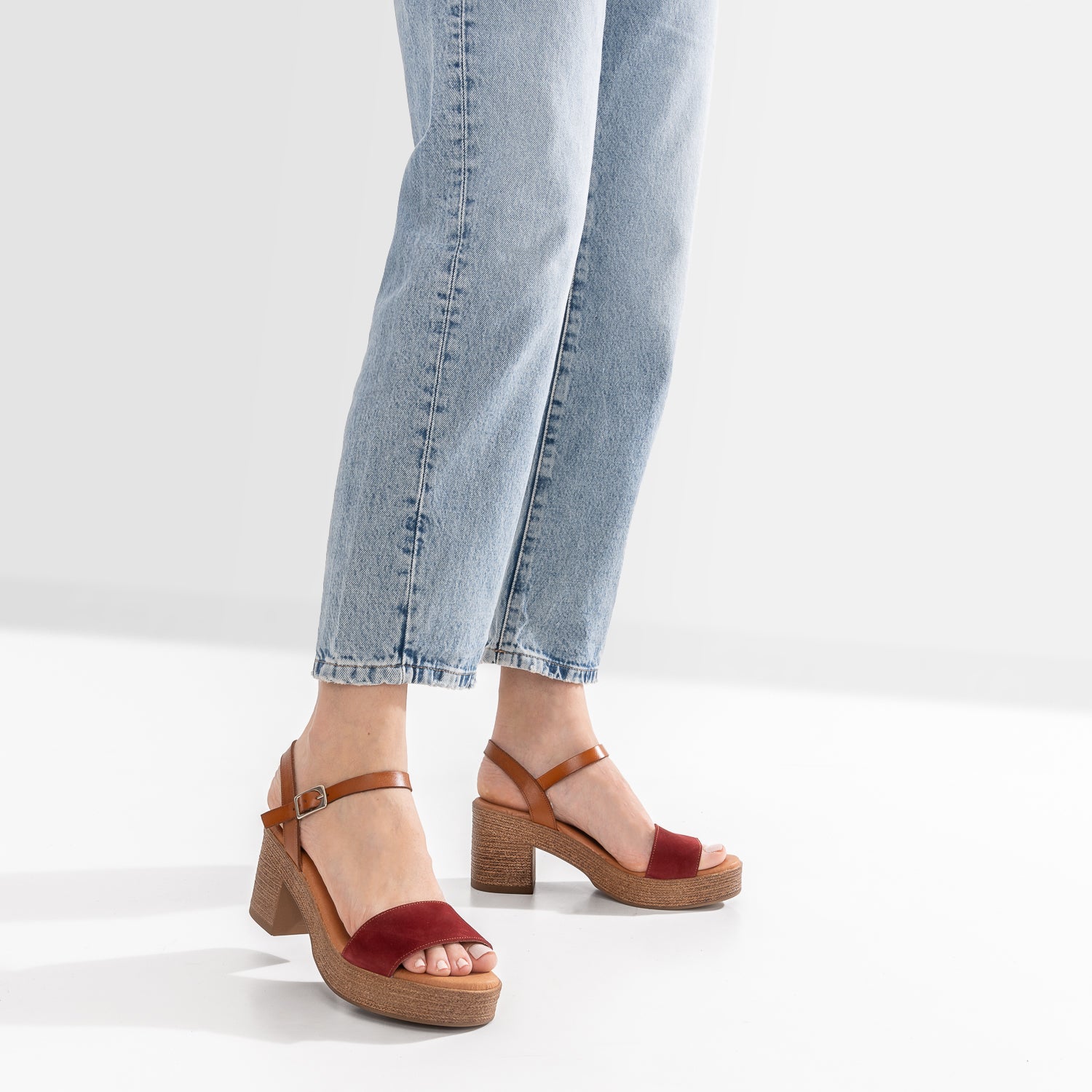 Sandale a talon TEXTO bordeaux cuir velours Sandales Femme ERAM