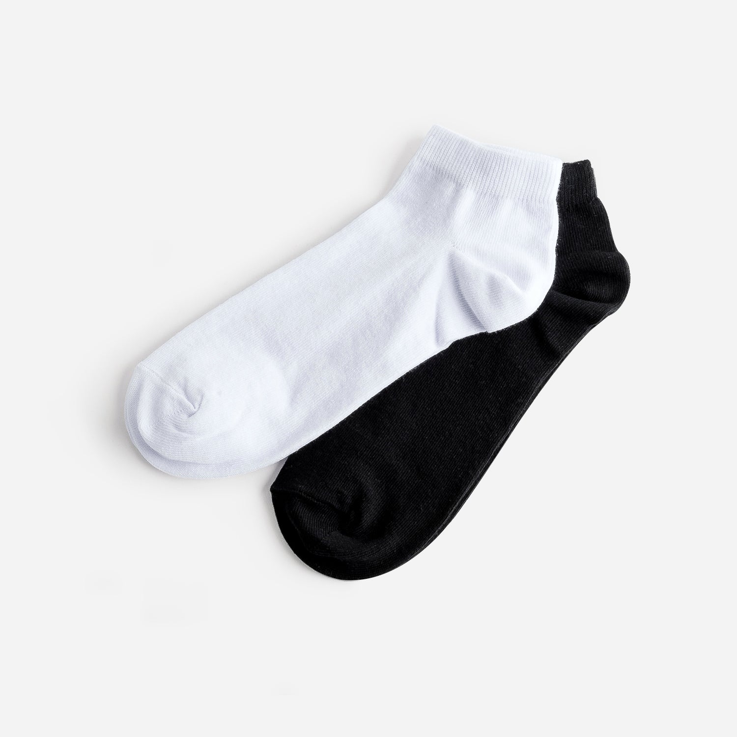 Chaussettes courtes noires et blanches Accessoires Accessoires ERAM