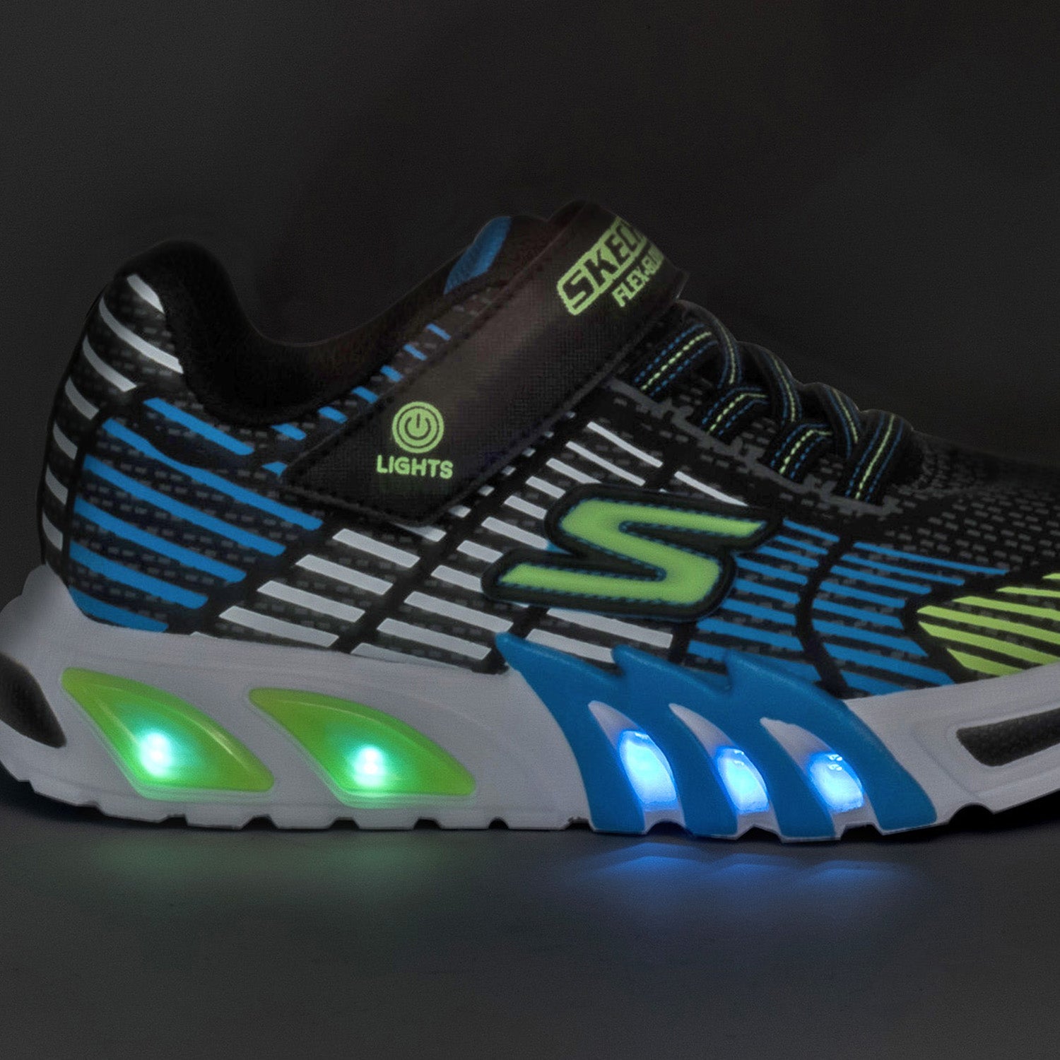 Tennis SKECHERS noire et bleue a semelle clignotante Chaussures de sport Sport ERAM