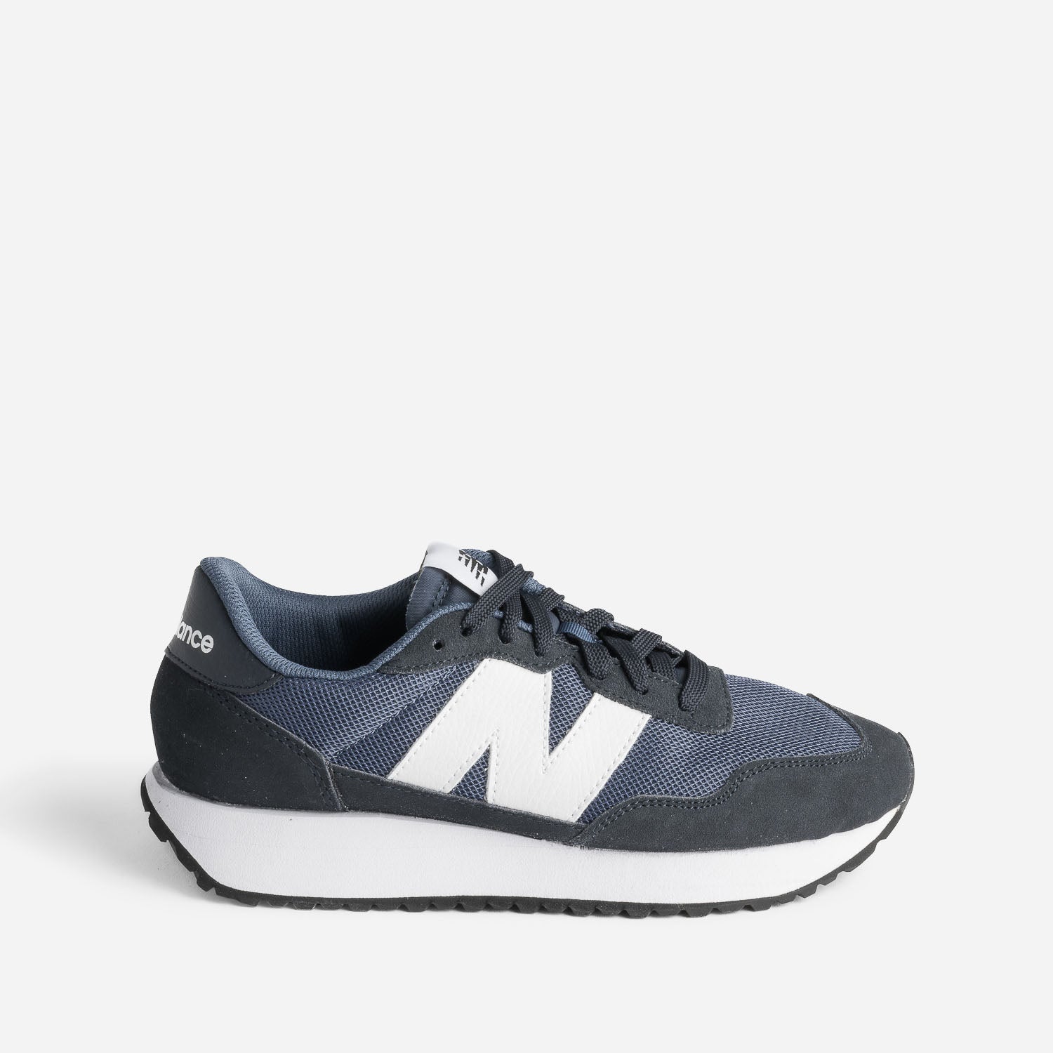 Tennis NEW BALANCE marine et blanche Baskets Tennis Sport ERAM
